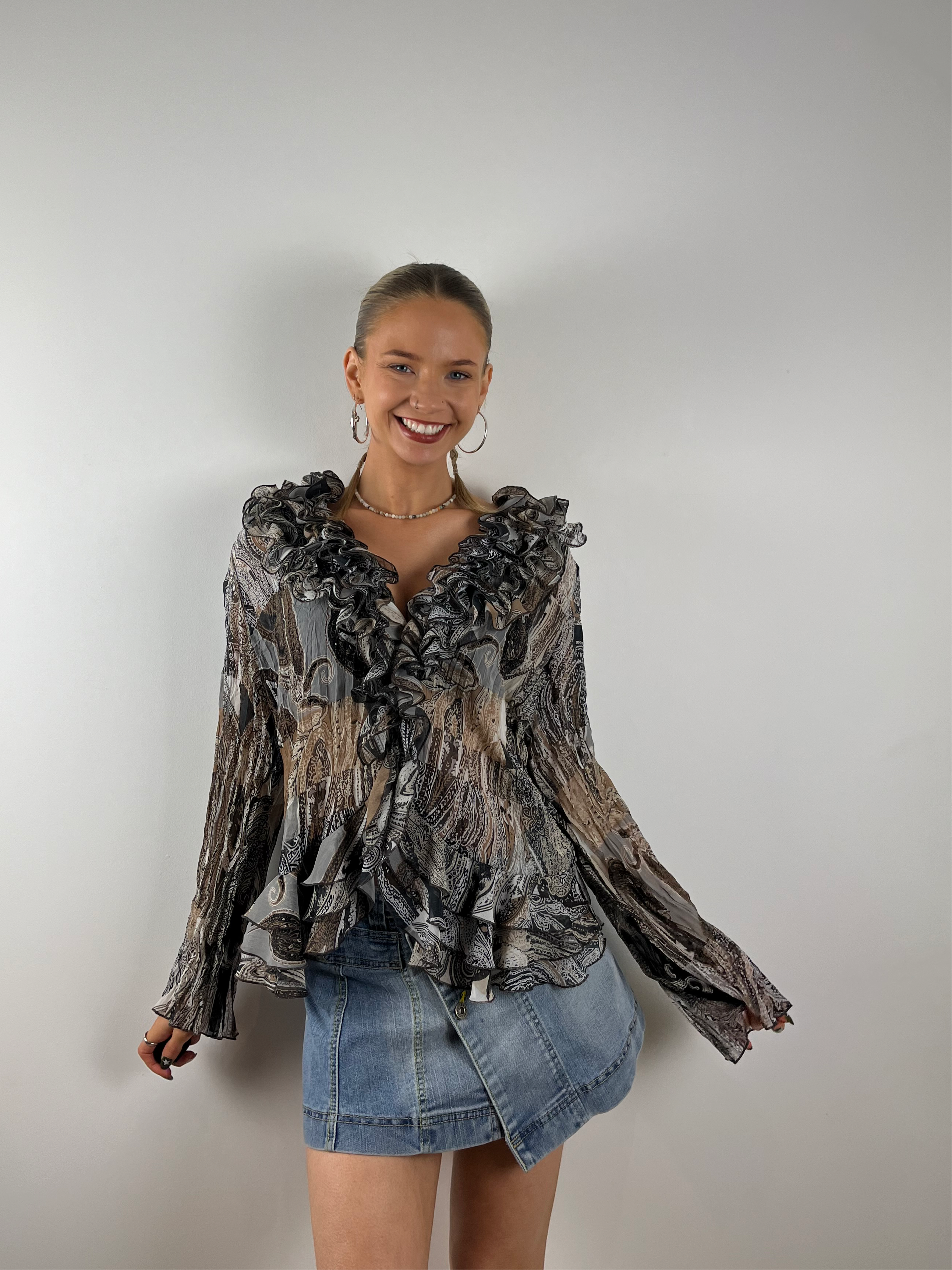 Vintage grunge Y2K ruffle blouse top