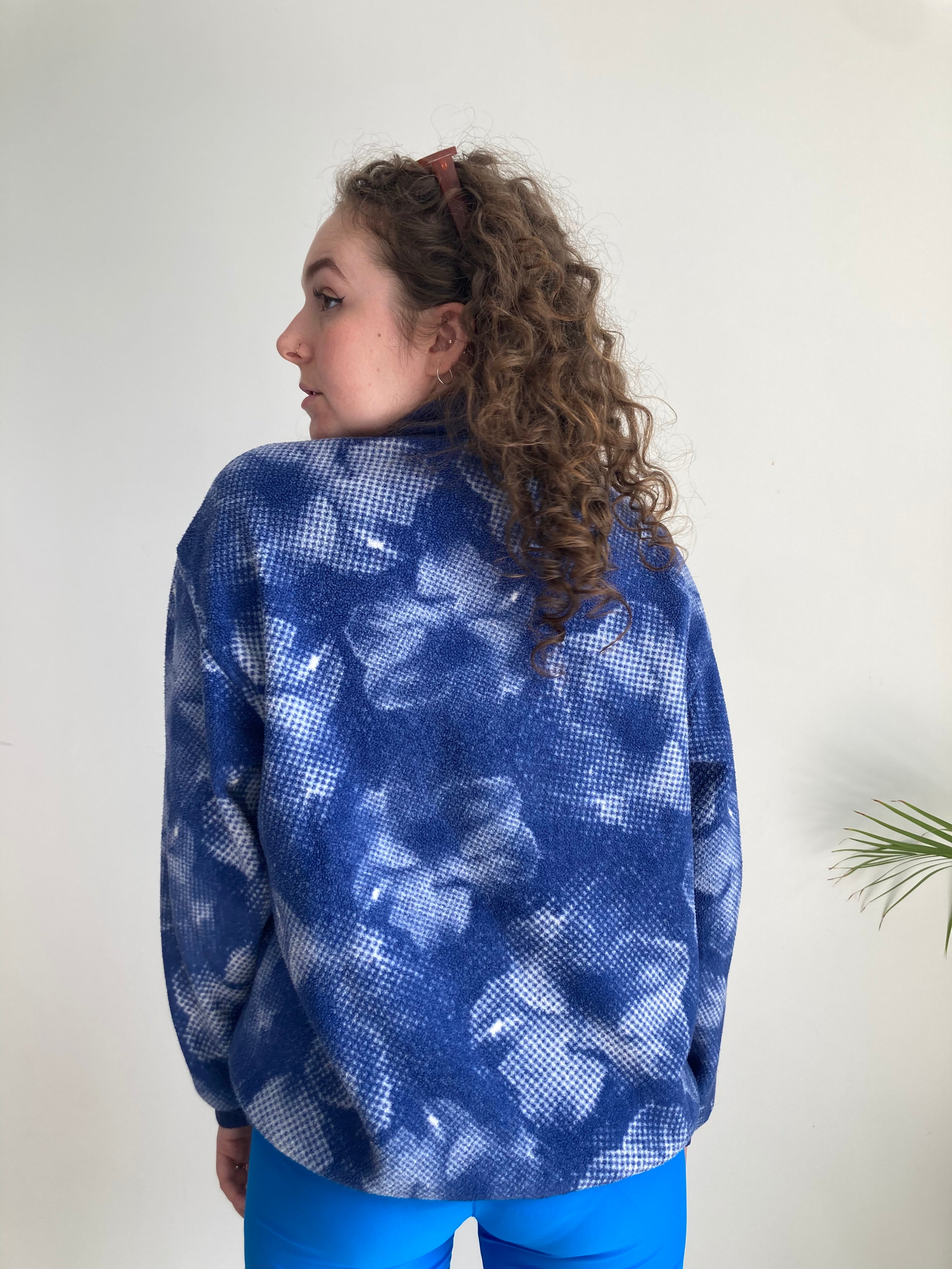 blue vintage fila blurry effect fleece