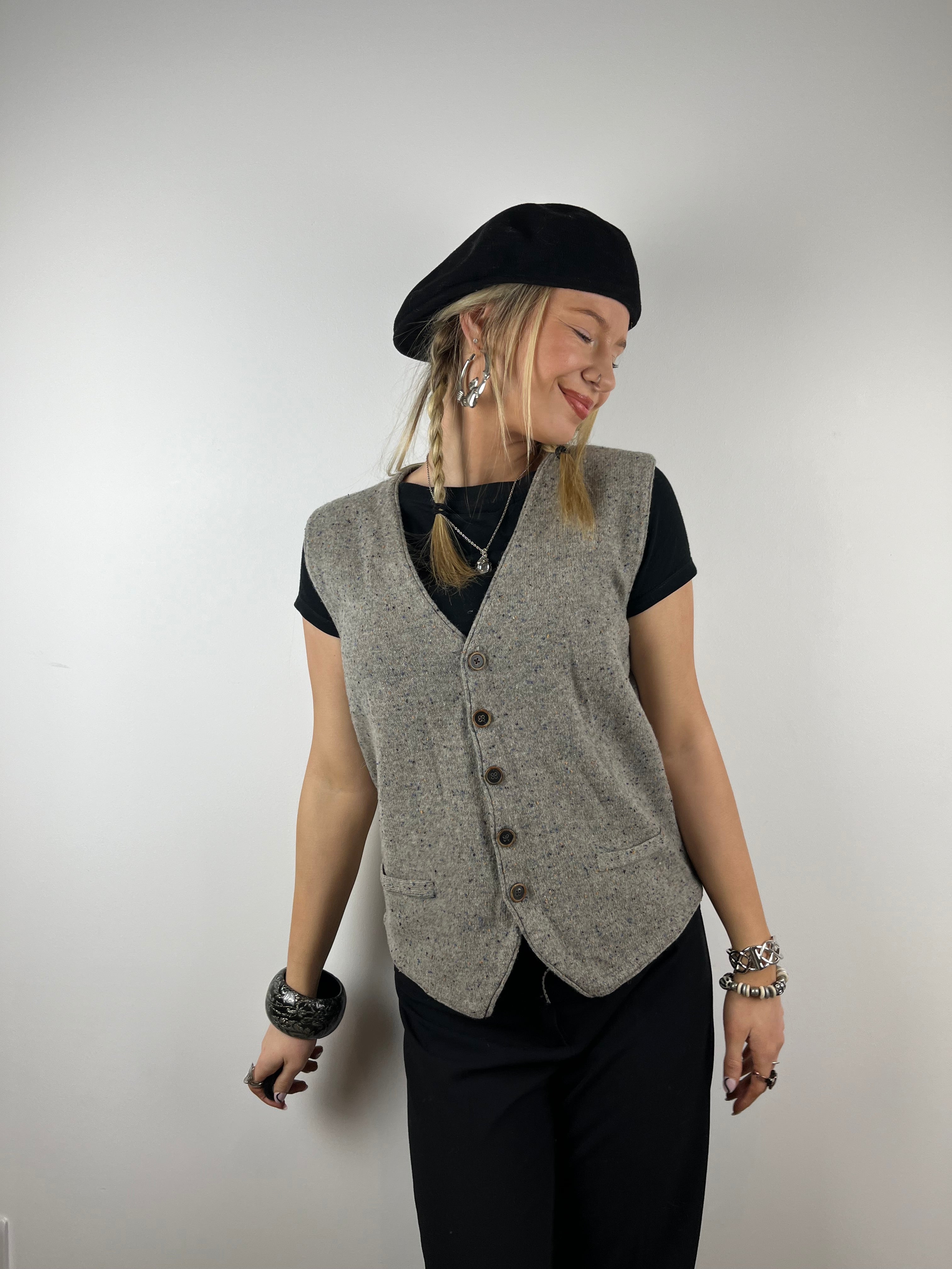 Vintage grey speckled sweater vest knit