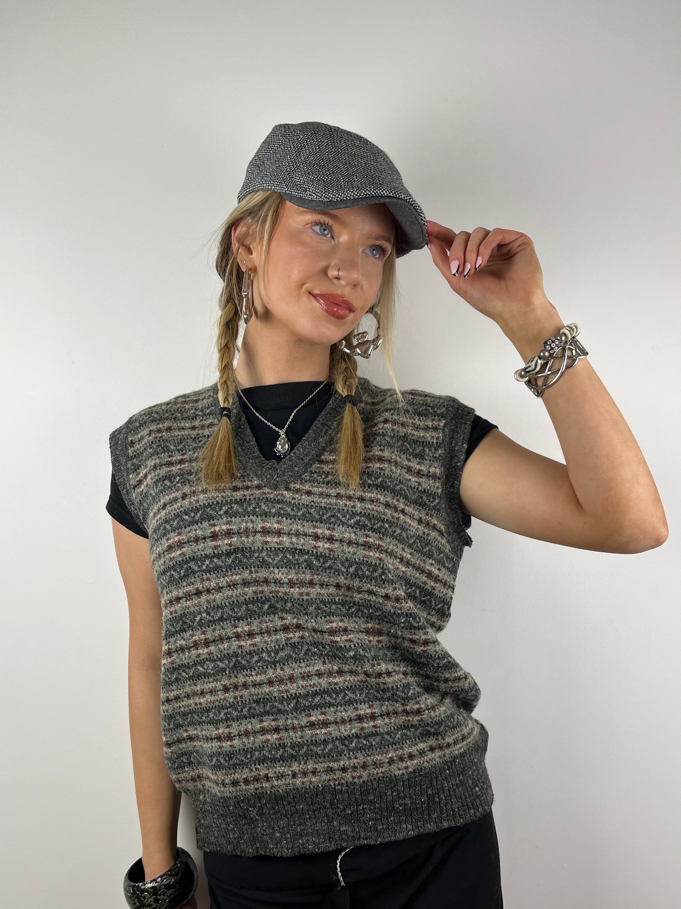 Vintage grandad style sweater vest knit v neck