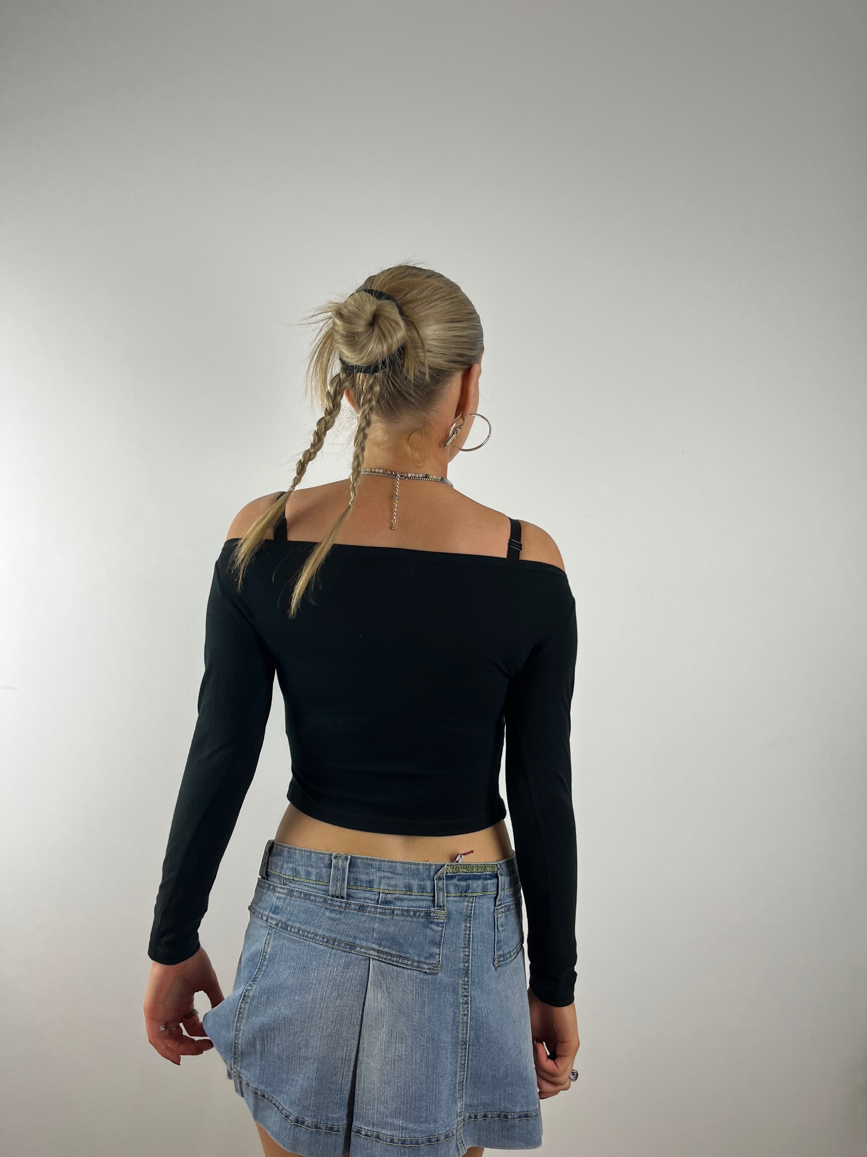 Vintage Black Cold Shoulder Graphic Top (XS)