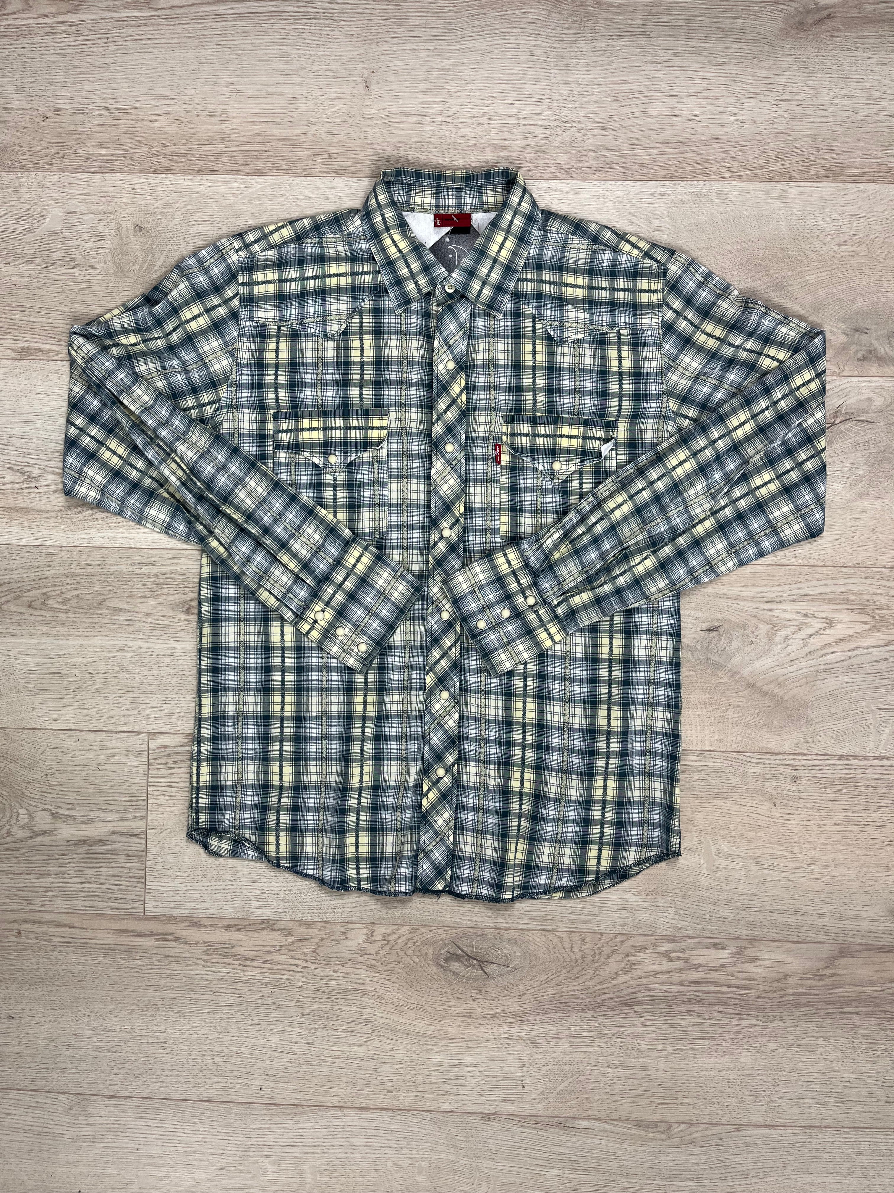 Long sleeve Levi shirt flannel