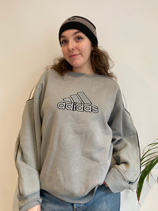 Vintage grey adidas sweatshirt