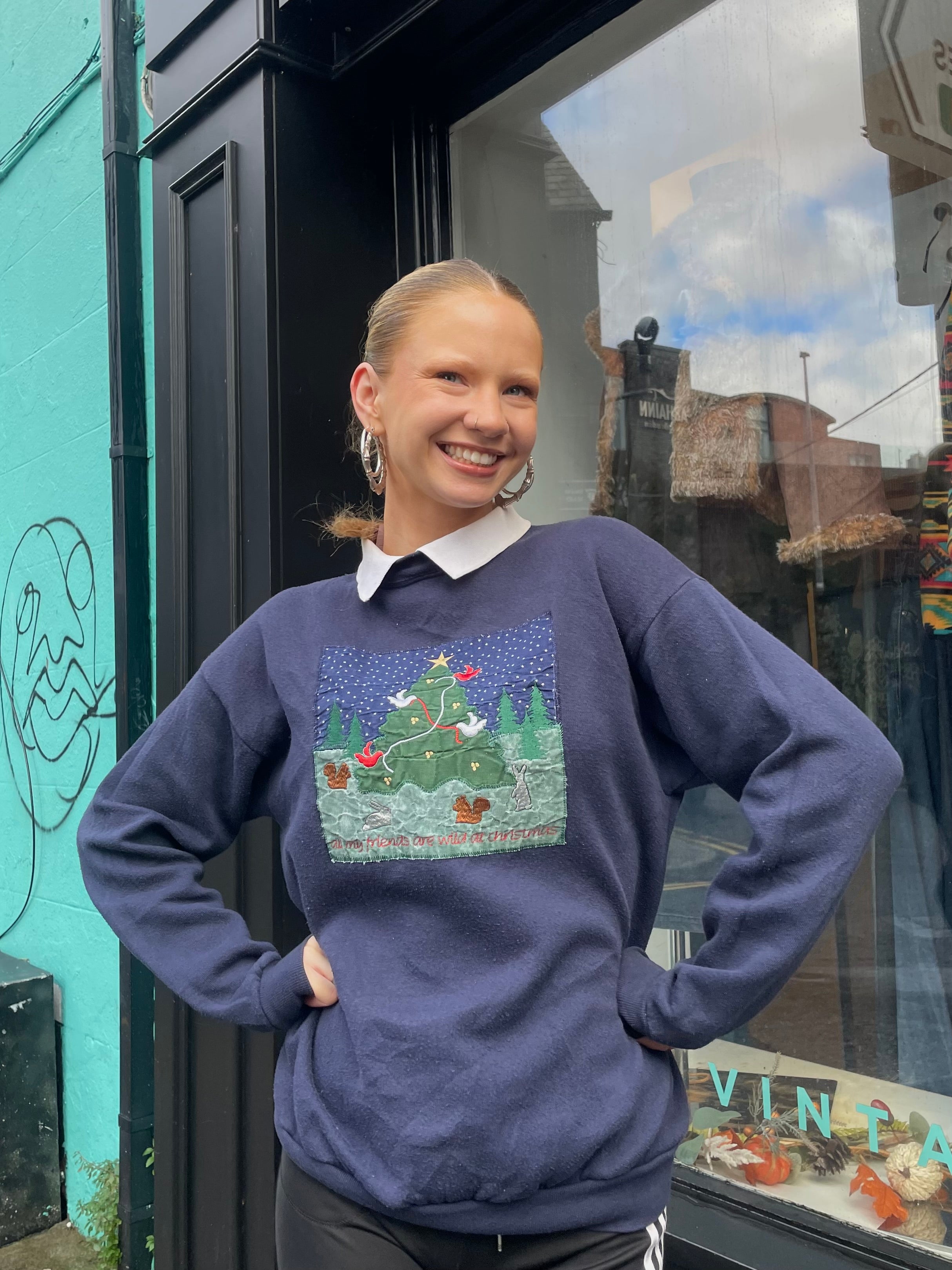 Vintage navy Christmas tree polo collared sweatshirt jumper 