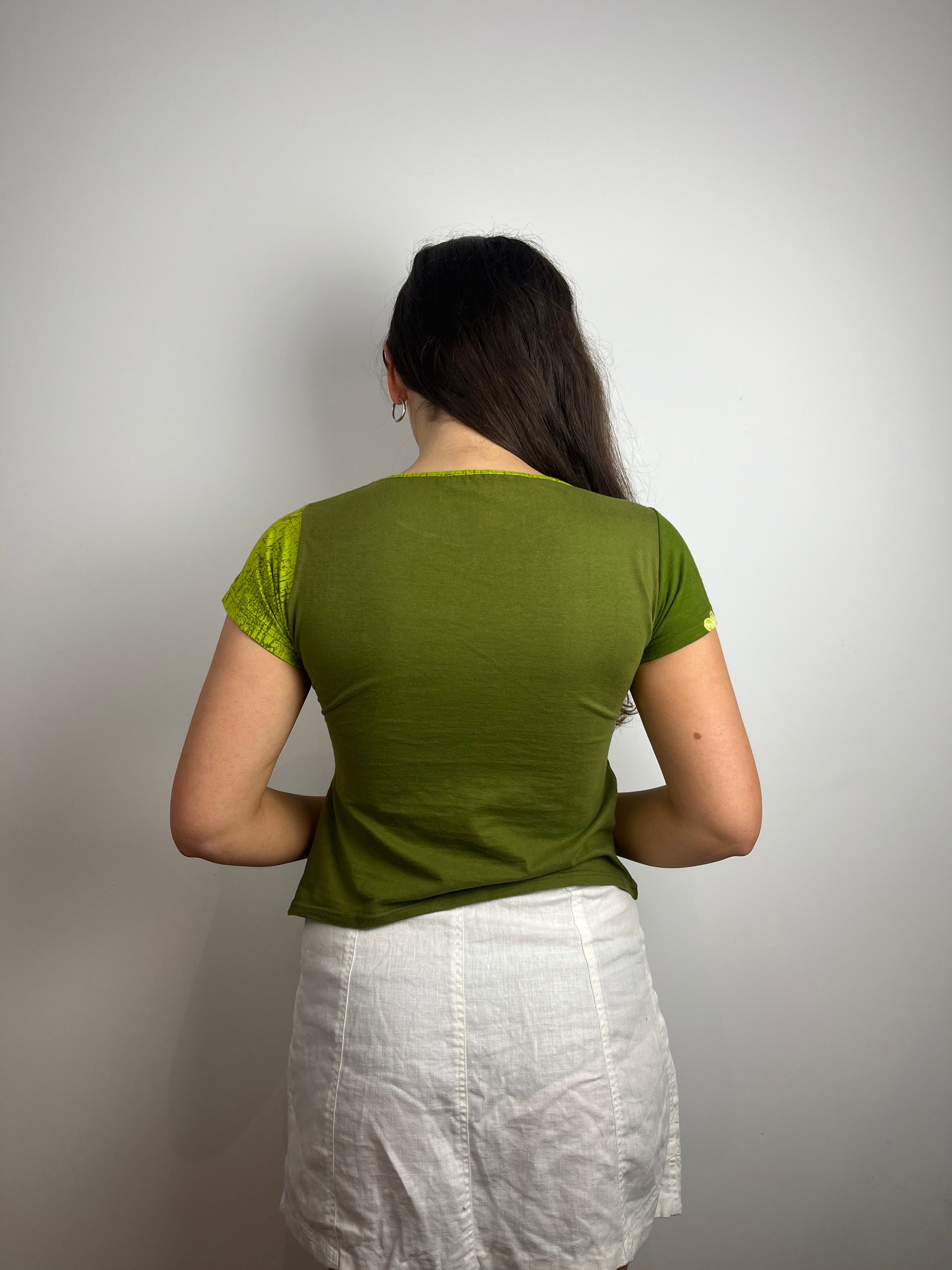 Vintage green y2k embellished embroidered T-shirt 