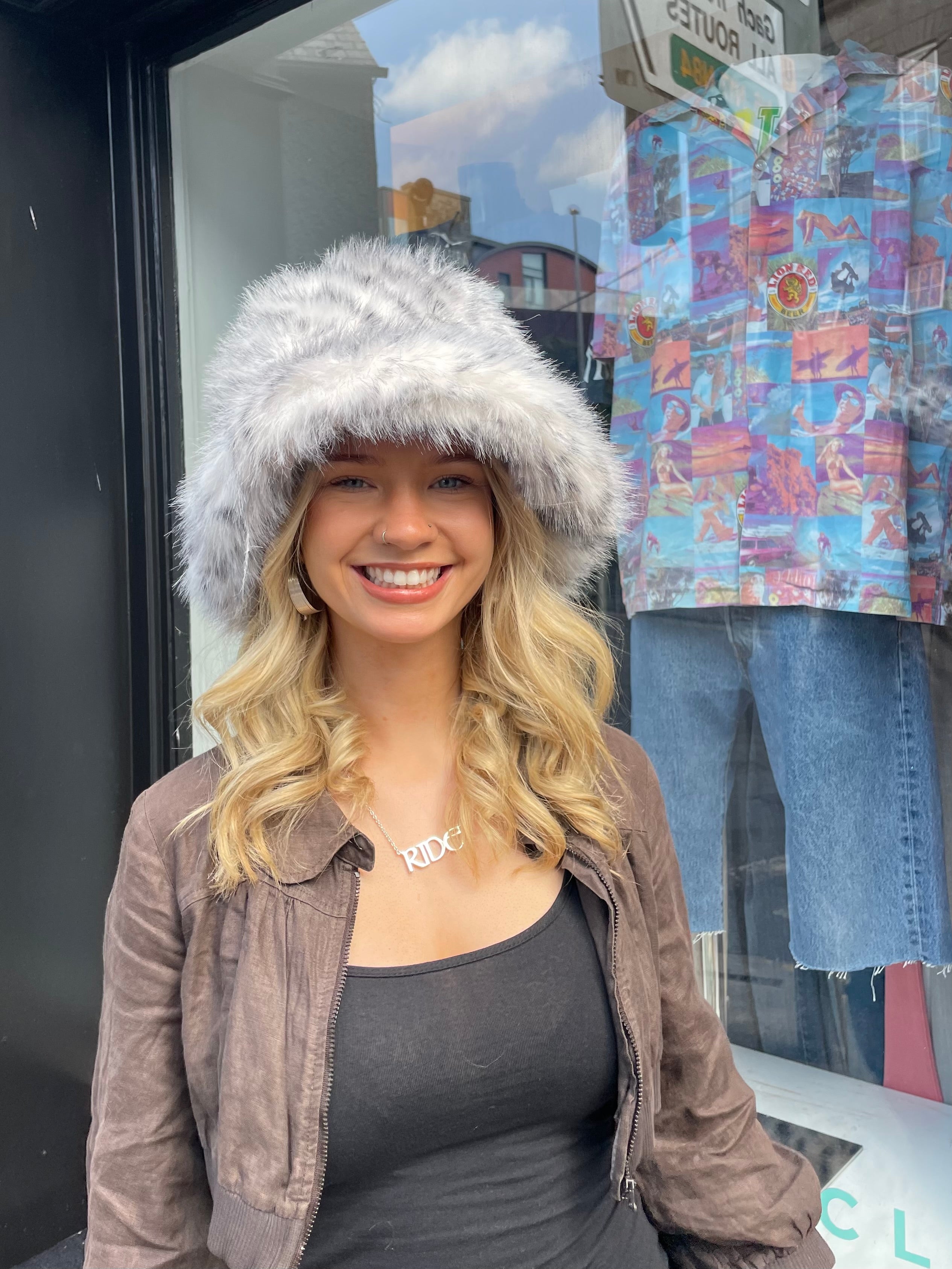 Fully snow leopard bucket hat 